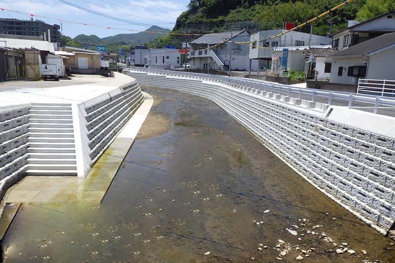 時津川河川改修工事(護岸工)